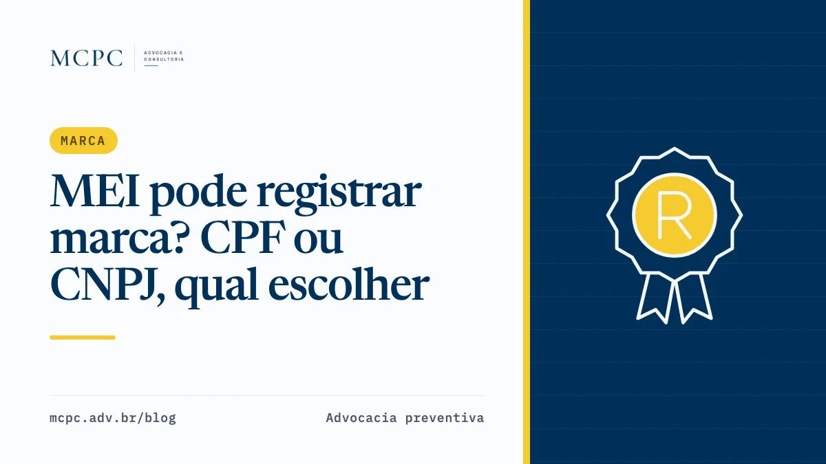 Capa com o título MEI pode registrar marca? CPF ou CNPJ, qual escolher, a etiqueta Marca e o desenho de um selo de marca registrada com o R em amarelo, sobre fundo azul-marinho