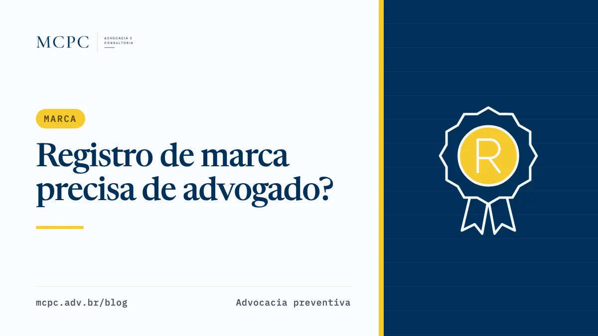 Capa com o título Registro de marca precisa de advogado?, a etiqueta Marca e o desenho de um selo de marca registrada com o R em amarelo, sobre fundo azul-marinho